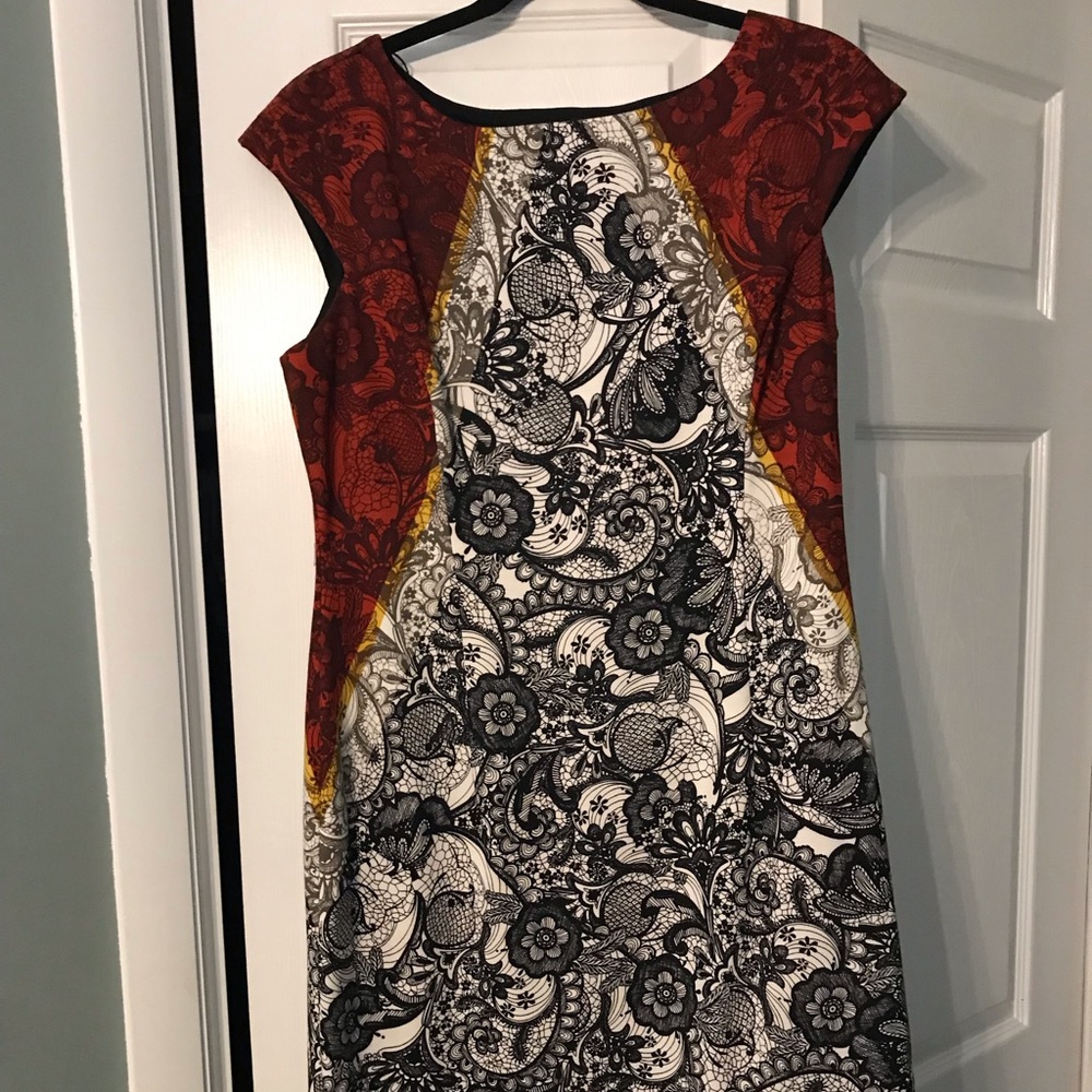 Maggy London - Gorgeous Dress with Cap Sleeves